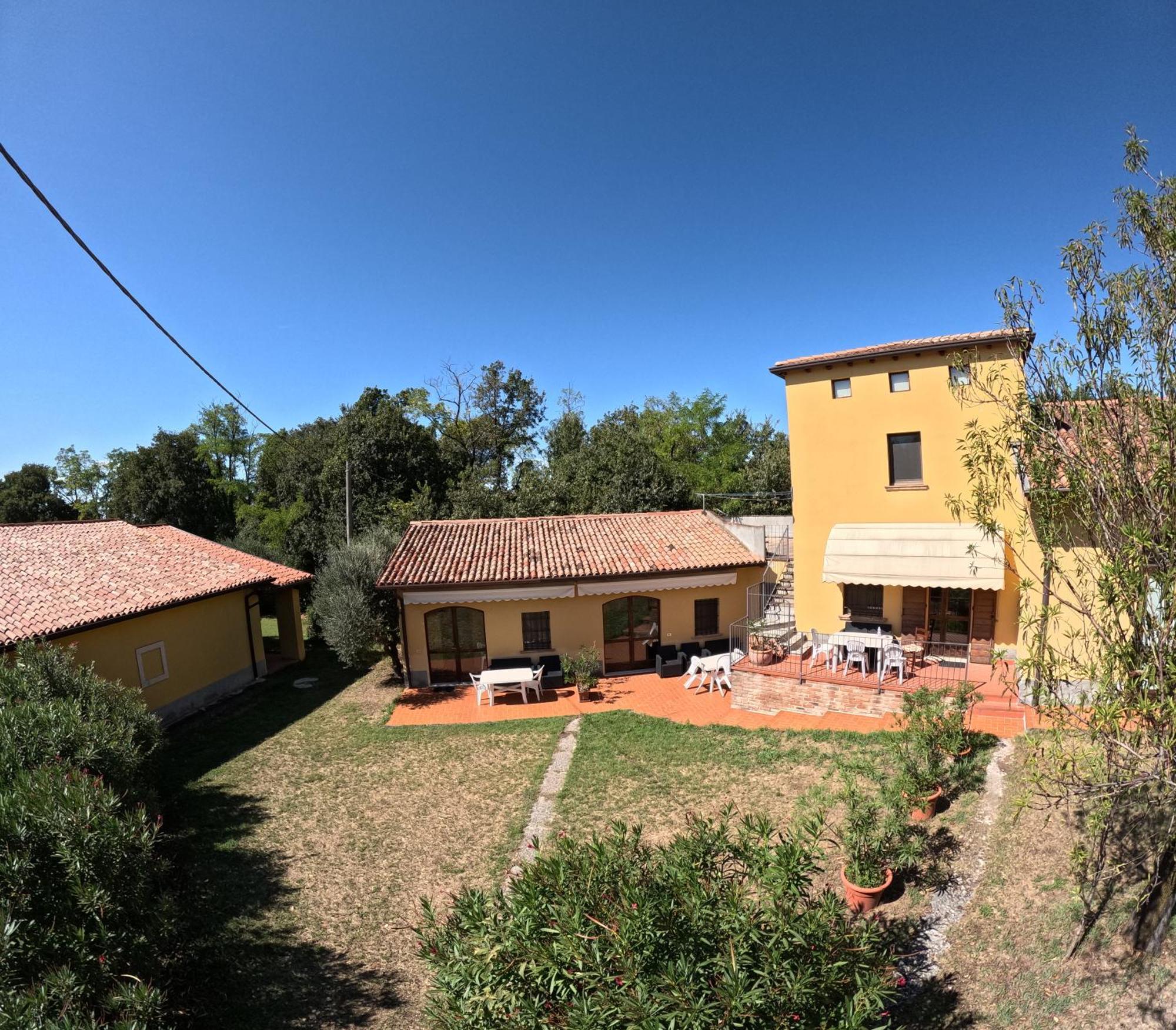 Agriturismo Gardenali 볼타 만토바나 외부 사진