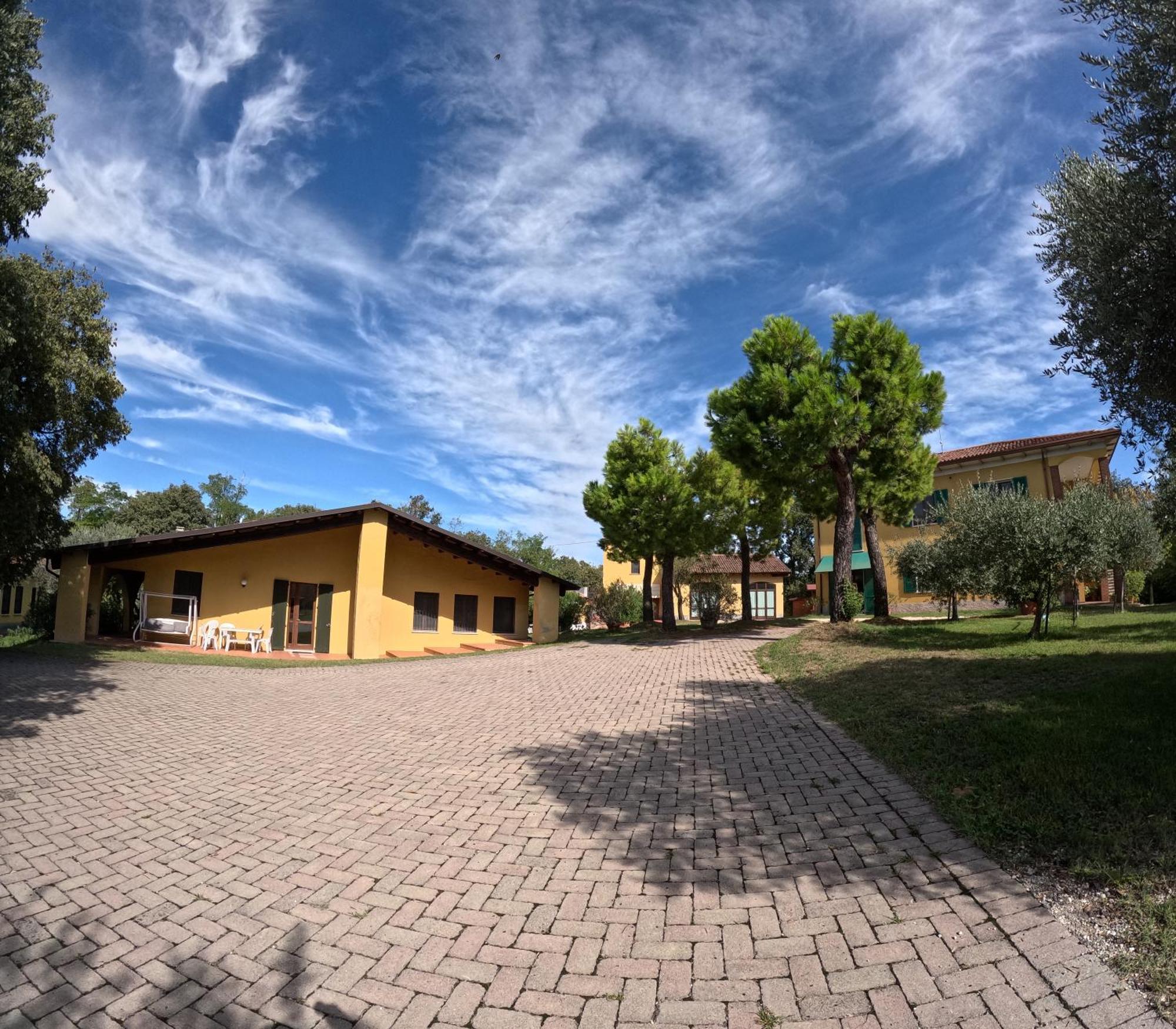 Agriturismo Gardenali 볼타 만토바나 외부 사진