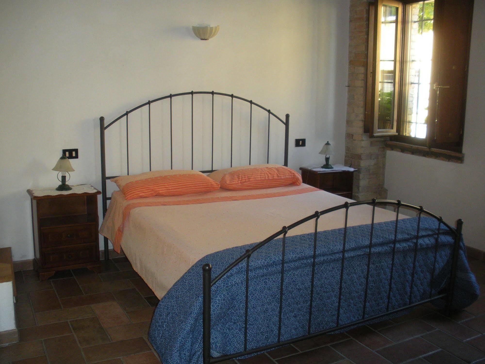 Agriturismo Gardenali 볼타 만토바나 외부 사진